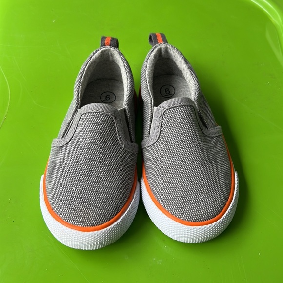 Cat & Jack toddler shoes- size 6 & 8 - Picture 2 of 3